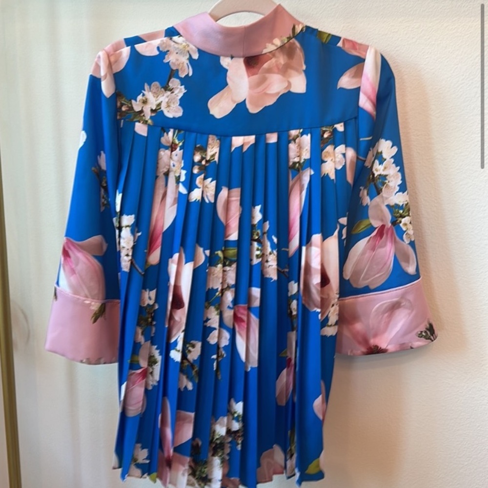Ted Baker London Harmony Pleat Kimono - Picture 2 of 9